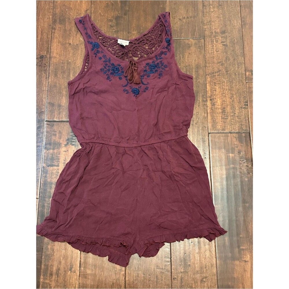Burgundy Sleeveless Romper with Navy Embroidery Size S
